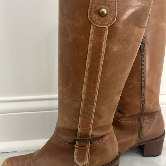 Aldo size 8 light brown boots - Picture 3 of 4